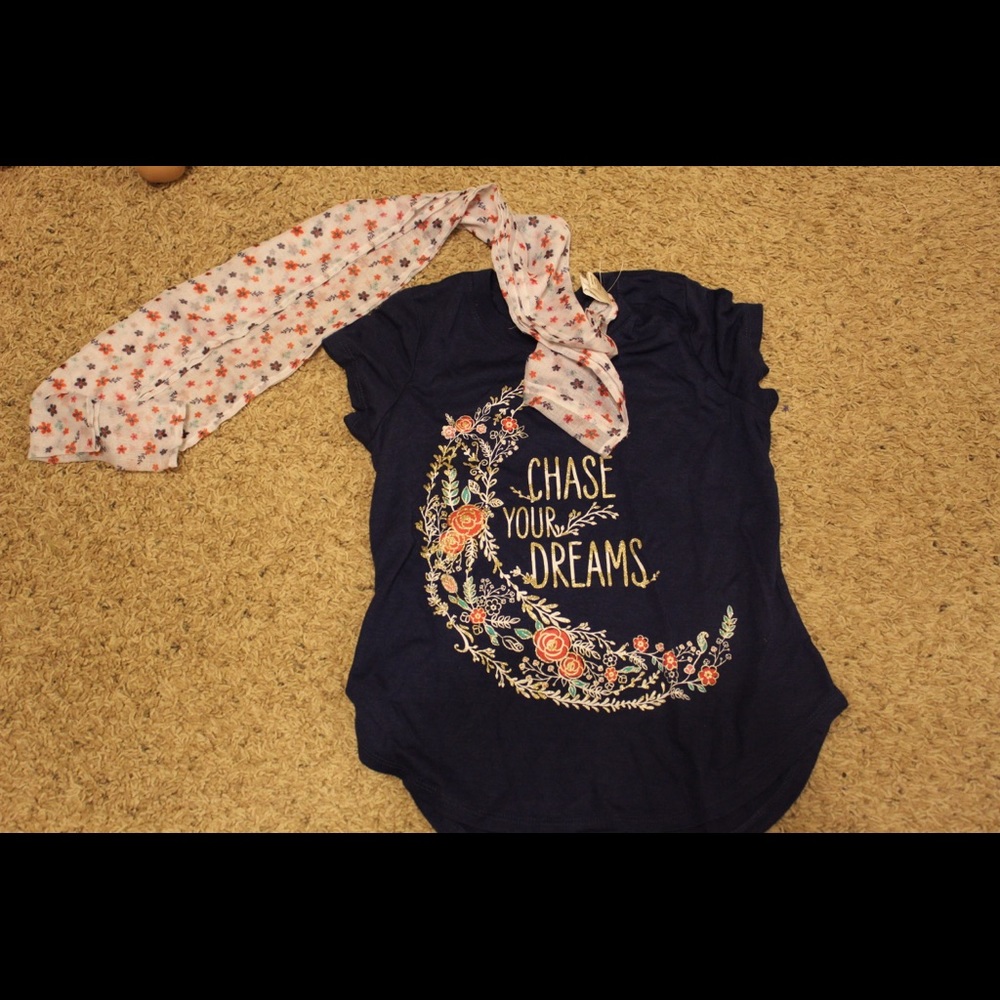 Short sleeve shirt and infinity scarf